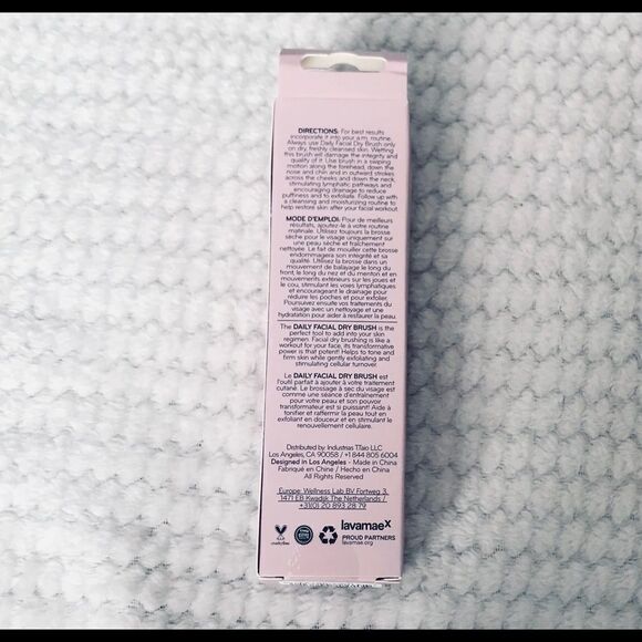 NIB ... DAILY CONCEPTS Daily Facial Dry Brush 🌷 - Picture 3 of 4